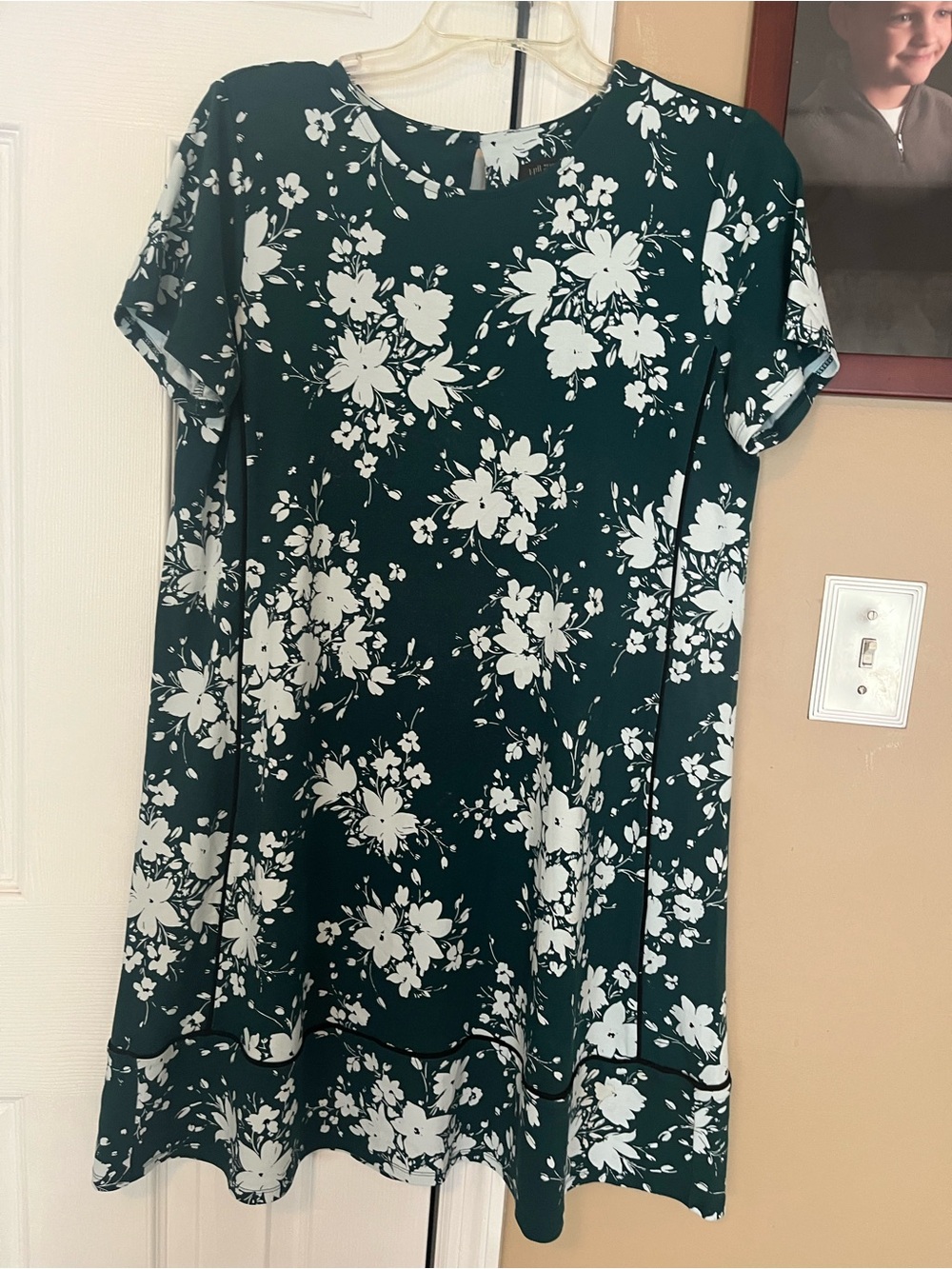 J Jill wearever collection Short Green Floral Shift Dress -petite medium